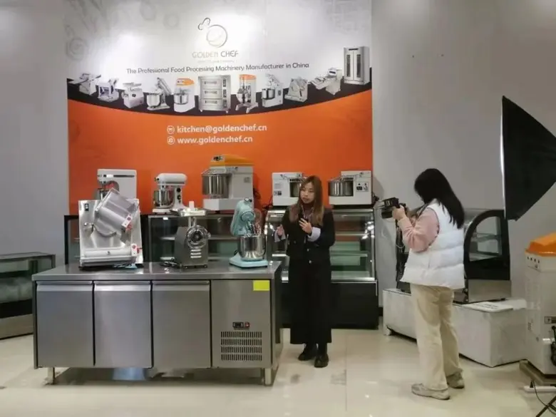 งานแสดงสินค้านำเข้าและส่งออกของจีน หรือ ง...