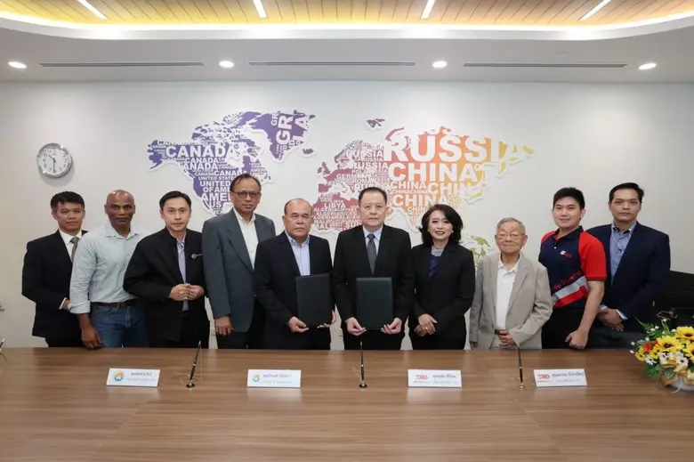 "ACC" สยายปีก รุกธุรกิจรับเหมาสาธารณูปโภค และ เทเลคอม ครบวงจร เซ็นสัญญางานวางท่อสายใยแก้วใต้ดิน 91 ล้านบาท รุกเสนองานกว่า 800 ล้านบาท ผู้บริหารมั่นใจ ปีนี้เทิร์น อะราวด์ ธุรกิจเติบโตสูง