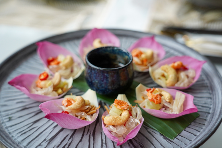 ไอคอนสยาม พร้อมเสิร์ฟสุดยอดเมนูความอร่อย จากร้าน Meals Me Thai Cuisine  ร้านอาหารไทยสไตล์โมเดิร์น รสชาติสุดจี๊ดโดนใจ