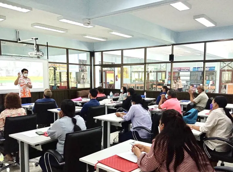 นางสาวธัญรัศม์ ศรีริพราหมณ์ ผู้อำนวยการสำ...