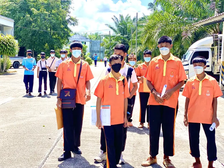 สำนักงานพัฒนาฝีมือแรงงานพังงา จับมือ อบจ.พังงา เดินหน้าสานฝันเพิ่มทักษะด้านอาชีพให้นักเรียนที่ไม่ได้เรียนต่อหลังจบภาคบังคับ ให้มีอาชีพ มีงานทำ
