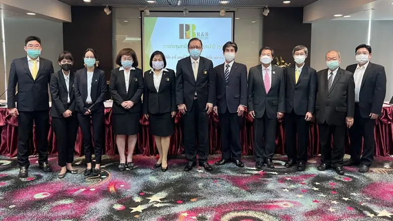 ดร.สมชาย รัตนภูมิภิญโญ (ที่ 6 จากขวา) ประ...