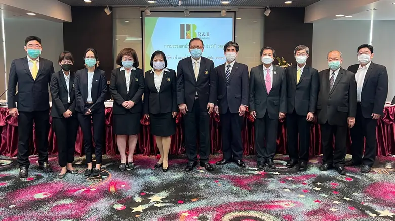 ดร.สมชาย รัตนภูมิภิญโญ (ที่ 6 จากขวา) ประ...