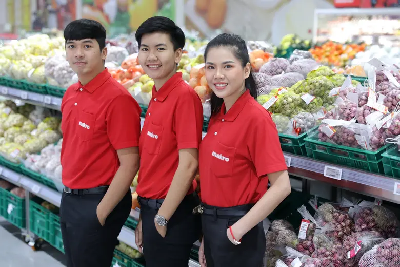 นายธานินทร์ บูรณมานิต ประธานเจ้าหน้าที่บร...