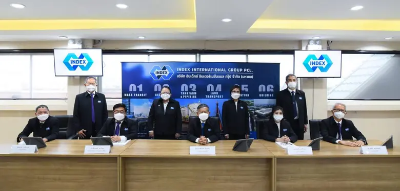 พลเอกวุฒินันท์ ลีลายุทธ (แถวนั่งที่ 3 จาก...