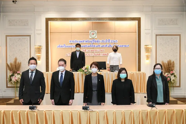 รศ.ดร.ธนวรรธน์ พลวิชัย (บนซ้าย) ประธานกรร...