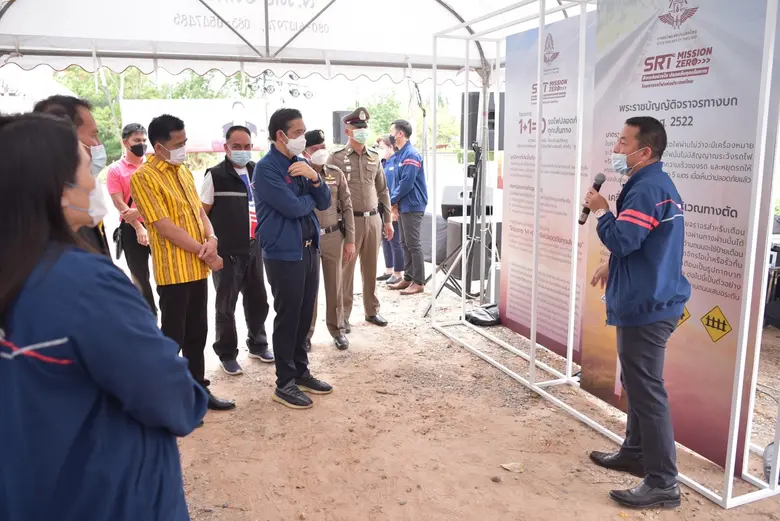 รฟท. เผยยอดจุดตัดฯ ทั่วไทย ปี 65 รวมกว่า 2,400 จุด ทางลักผ่าน ผิดกฎหมายถึง 539 แห่ง  พร้อมลงพื้นที่ตรวจสอบความพร้อม-ให้ความรู้ชุมชน ย้ำ 4 แนวทางลดอุบัติเหตุเป็นศูนย์