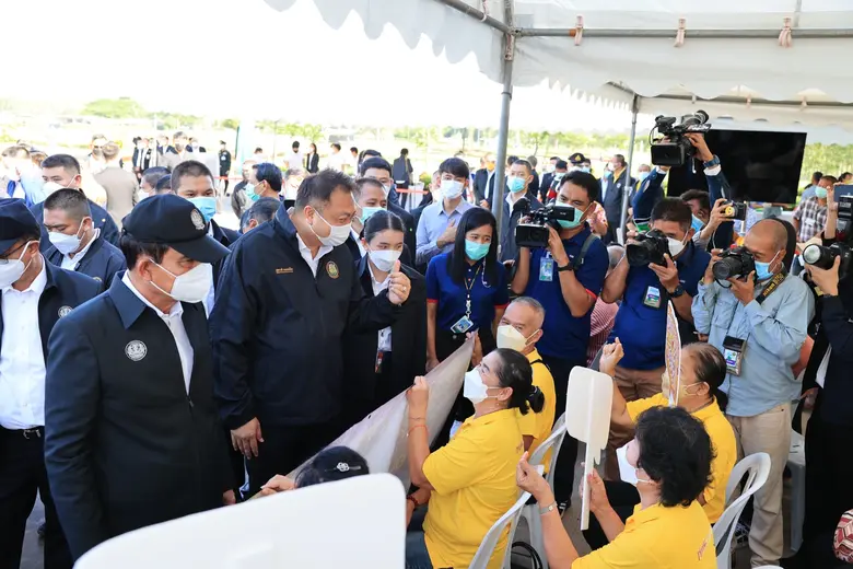 รมว.สุชาติ ร่วมคณะนายก พบปะแรงงานนอกระบบ เยี่ยมคูโบต้าฟาร์ม จ.ชลบุรี ขานรับนโยบายพัฒนาเกษตรด้วยนวัตกรรมแบบครบวงจร