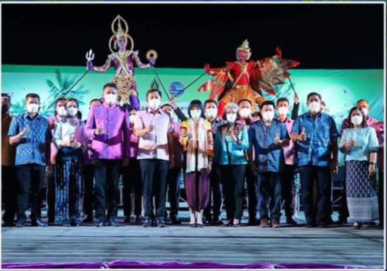 งานถนนสายวัฒนธรรม "หอมไอดินวิถีถิ่น บ้านห...