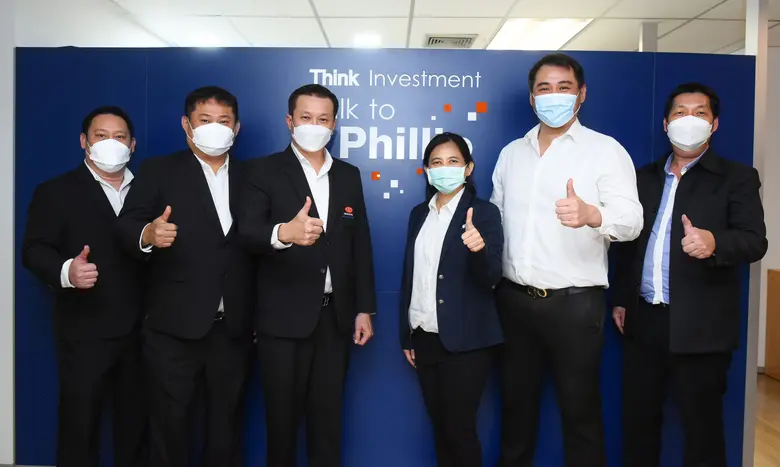 ดร.วิกร ภูวพัชร์ (ที่ 3 จากซ้าย) ประธานเจ...