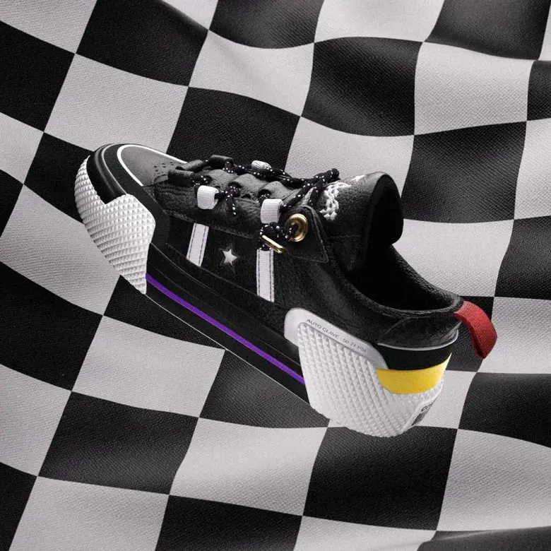 Converse และ Ibn Jasper ร่วมกันออกแบบรองเท้ารุ่น One Star จากสไตล์ของมอเตอร์สปอร์ตผสานเข้าไปในรองเท้าสเก็ต