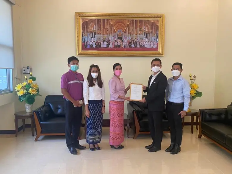 สนพ.จันทบุรี มอบป้ายศูนย์ทดสอบมาตรฐานฝีมือแรงงานและใบอนุญาตเป็นผู้ดำเนินการทดสอบมาตรฐานฝีมือแรงงานแห่งชาติ แด่ มหาวิทยาลัยบูรพา วิทยาเขตจันทบุรี