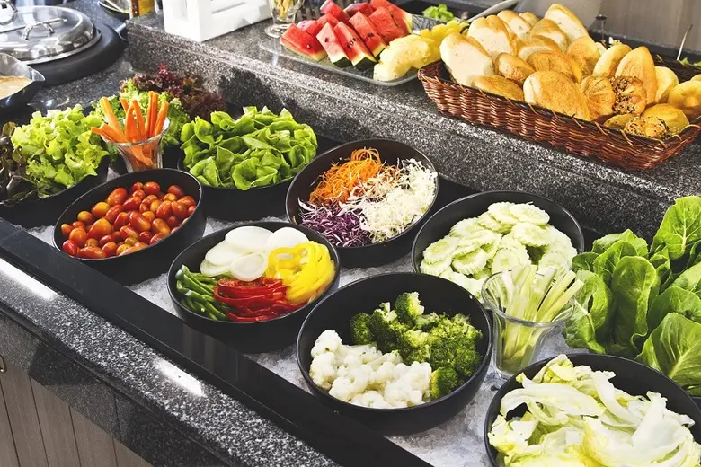 อิ่มอร่อยแบบสุขภาพดีทุกวันศุกร์ กับ "บุฟเฟต์สลัดบาร์ และ แอนติพาสโต้" ณ ห้องอาหารนิมมาน บาร์ แอนด์ กริล โรงแรมแคนทารี ฮิลส์ เชียงใหม่