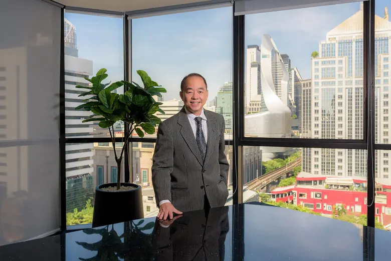 ขอปรบมือรัวๆให้กับ CEO "ประกรณ์ เมฆจำเริญ...