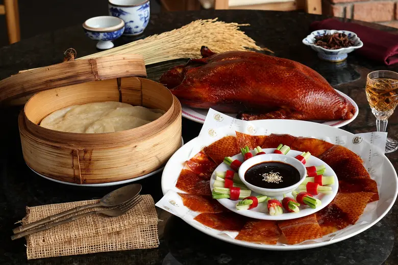 ปักหมุดร้าน "ฮองมิน" เปิดตัวโฉมใหม่สุดคูลกับคอนเซ็ปต์ New Modern Chinese Style ที่เอ็ม บี เค เซ็นเตอร์