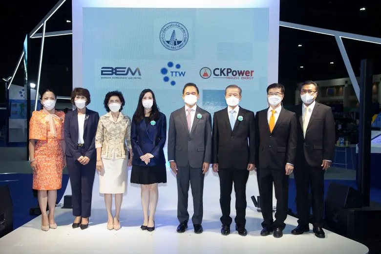 บริษัท ช.การช่าง จำกัด (มหาชน) นำโดยนางริ...