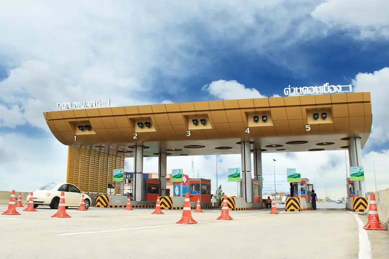 สองผู้บริหารไฟแรงแห่ง บริษัท ทางยกระดับดอ...