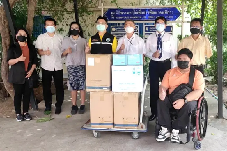 บาทหลวง ภัทรพงศ์ ศรีวรกุล ประธานมูลนิธิฯ ...