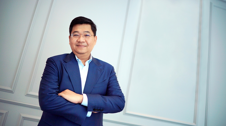 นายรัชต์ชยุตม์ นันทโชติโสภณ รองกรรมการผู้...