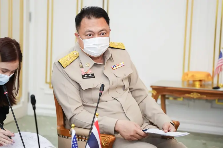 นายสุชาติ ชมกลิ่น รัฐมนตรีว่าการกระทรวงแร...