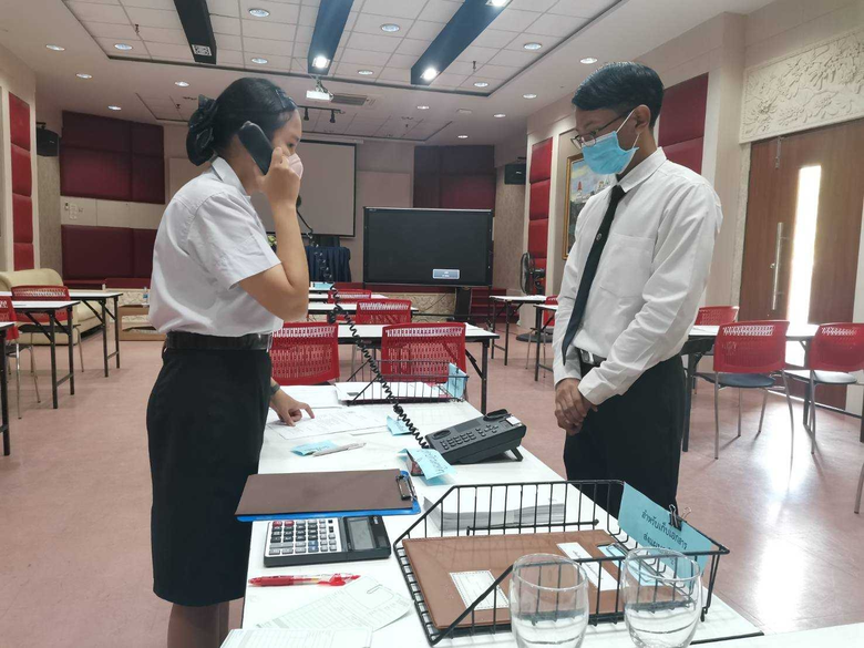 สนพ.เพชรบุรี ทดสอบมาตรฐานฝีมือแรงงานแห่งชาติ  สาขา พนักงานต้อนรับส่วนหน้า ระดับ 1  วันที่ 23-24 พฤษภาคม 2565 ให้แก่นักศึกษามหาวิทยาลัยราชภัฏเพชรบุรี