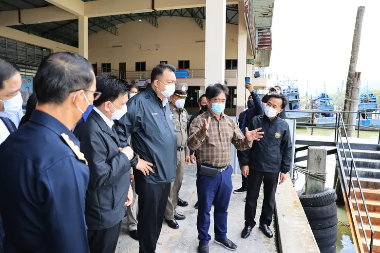 นายสุชาติ ชมกลิ่น รัฐมนตรีว่าการกระทรวงแร...