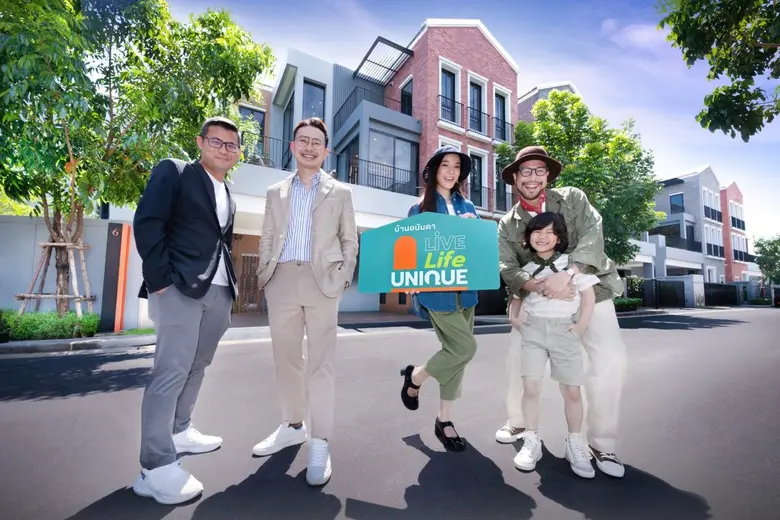 คุณพงศ์อนันต์ สุขเกษม (ที่ 2 จากซ้าย) ผู้...