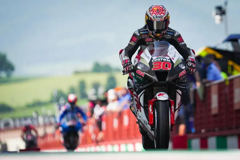 "ก้อง" สมเกียรติ จันทรา ยอดนักบิดไทยจากโค...