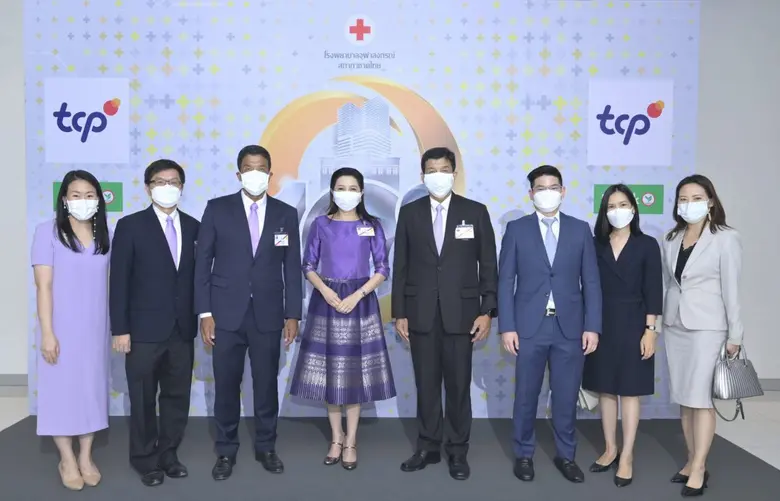 รศ.นพ.ฉันชาย สิทธิพันธุ์ (ที่ 5 จากซ้าย) ...