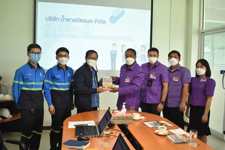 นายเพชรเหล็ก ทองภูธร ผู้อำนวยการสำนักงานพ...