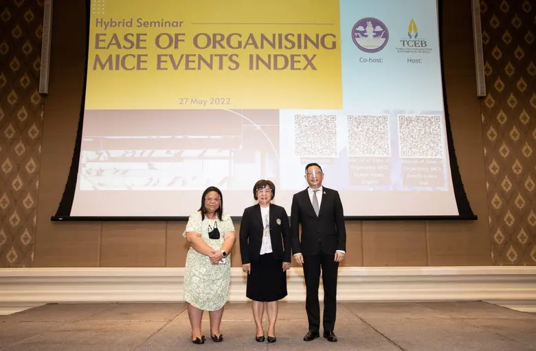 นายภูริพันธ์ บุนนาค รองผู้อำนวยการ สายงาน...