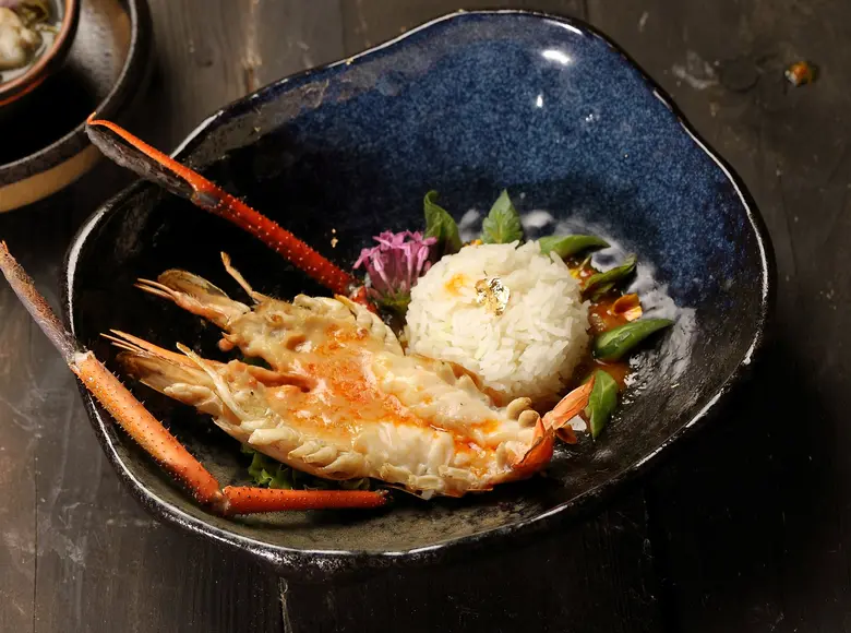 ร้านอาหารไทย "ทองหล่อ" ตอกย้ำความเป็นหนึ่งบุฟเฟ่ต์อาหารไทย มอบโปรโมชั่นมา 4 จ่าย 3 พร้อมอร่อยกับ 15 เมนูใหม่ ทั้งกุ้งแม่น้ำไซส์ใหญ่ เมนูจากทุเรียน และเมนูอาหารไทย 4 ภาค หลากหลายกว่า 30เมนู