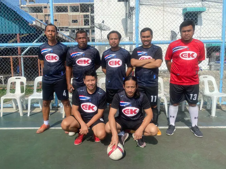 ทีมนักกีฬาฟุตซอล บริษัท ซีเอเค อินเตอร์เน...