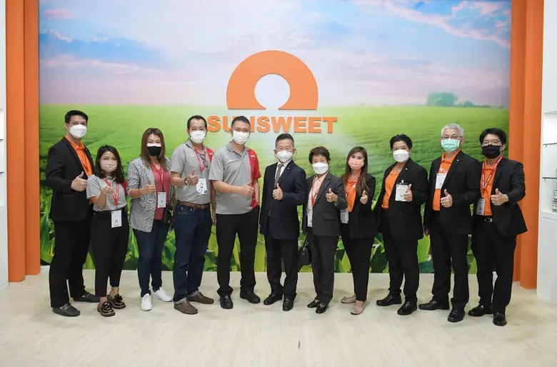 นายองอาจ กิตติคุณชัย ประธานกรรมการบริษัท ...