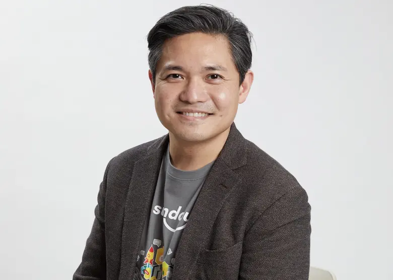 บริษัท ซันเดย์ อินส์ โฮลดิ้ง จำกัด ("Sund...