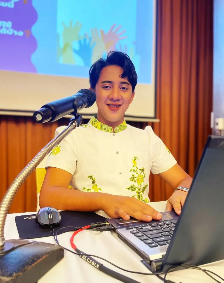 เด็กเก่ง ว.การท่องเที่ยวและการบริการ ม.ศรีปทุม ร่วมถ่ายทอดความรู้ "วัยเรียน วัยรัก รู้จักรักอย่างปลอดภัย" สภาเด็กและเยาวชน จ.พังงา