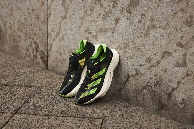อาดิดาส เปิดตัว Adizero Adios Pro 3 รองเท...