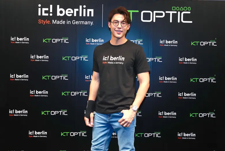 "อายลิ้งค์ วิชั่น" ฉลองความสำเร็จ!  ฝ่าวิกฤติ "โควิด 19" ดันยอดขาย "ไอซี!เบอร์ลิน" ขึ้นแท่นอันดับ 1 แห่งเอเชีย หมาก ปริญ ร่วมเปิดตัว YOUNG Collection ครั้งแรกในโลก ที่ เคที ออฟติค เมกา บางนา