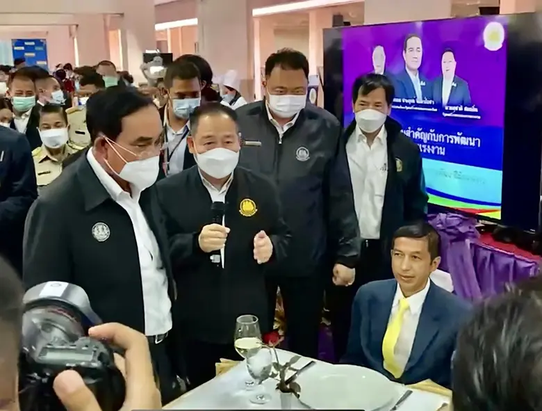 รมว.สุชาติ ร่วมก.ศึกษา ทดสอบทักษะฝีมือเด็กจบอาชีวะการันตีฝีมือสู่การมีงานทำ