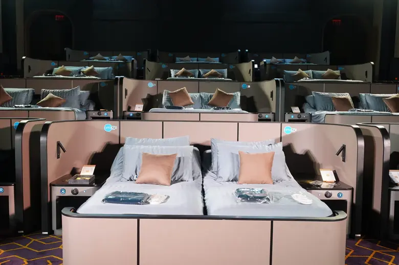 เอส เอฟ จับมือ โอมาซ ทุ่ม 50 ล้าน ยกระดับประสบการณ์ดูหนังที่ดีที่สุด  ด้วยโรงภาพยนตร์ระดับพรีเมียม "THE BED CINEMA by Omazz(R)"