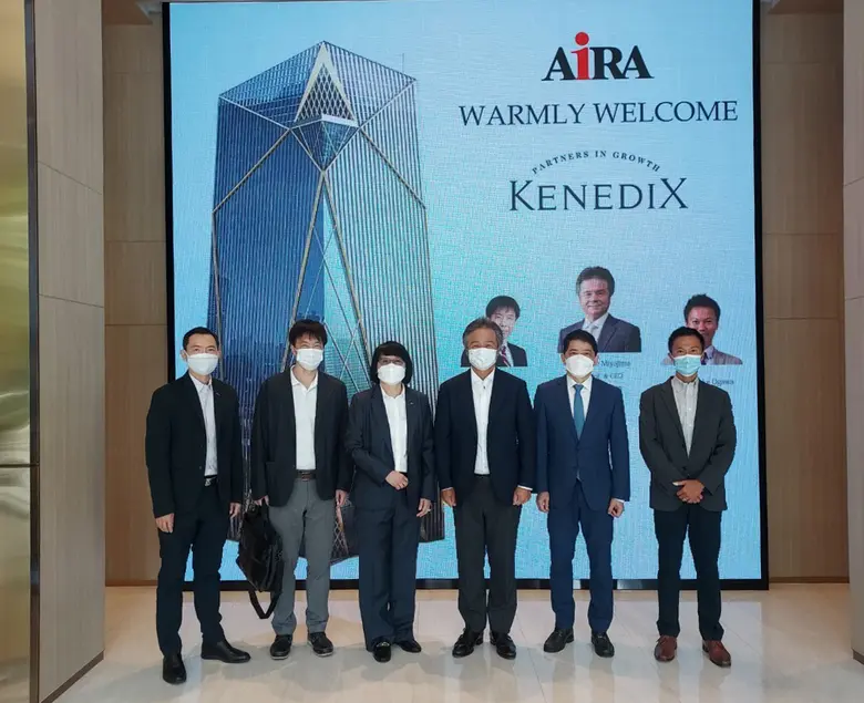 นายประเสริฐ บุญสัมพันธ์ (ที่ 2 จากขวา) ปร...