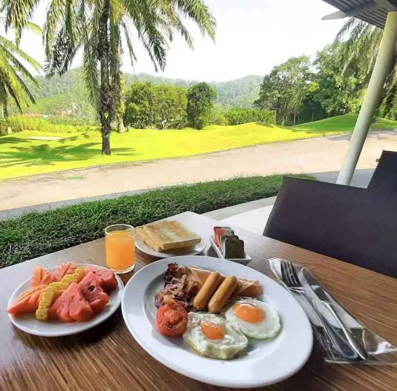 พักผ่อนที่ ทินิดี กอล์ฟ รีสอร์ท ภูเก็ต กั...