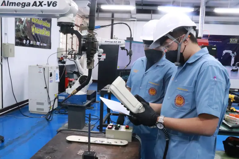 รมว.สุชาติ สั่งลุย ฝึกแรงงาน ตอบรับความต้องการภาคอุตสาหกรรมเขต EEC