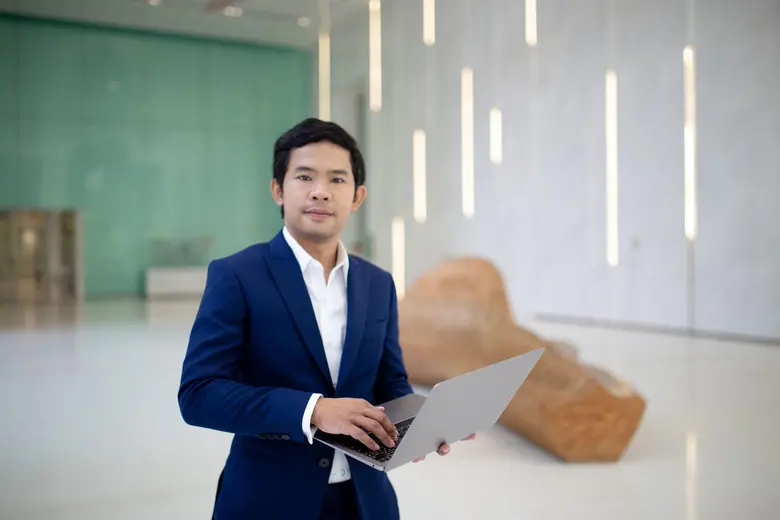 นายปรมินทร์ อินโสม ผู้ก่อตั้ง Satang ผู้น...