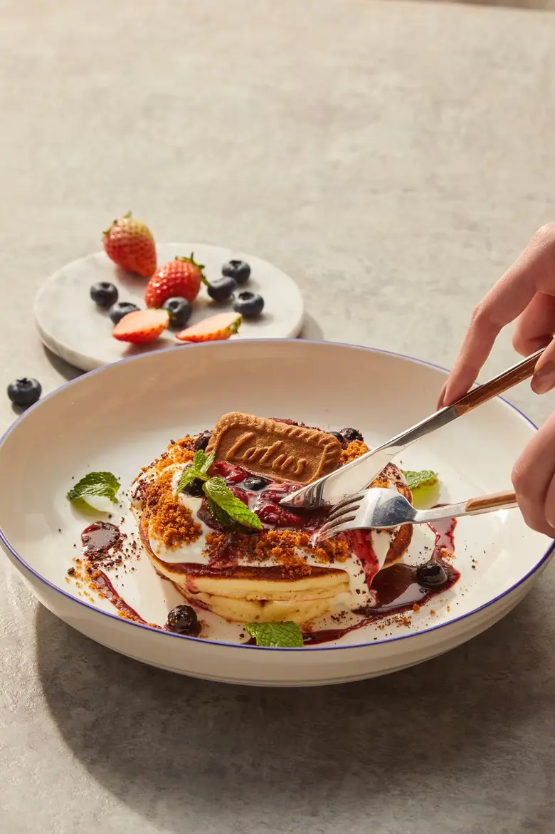 จะสายไหนก็อร่อยจนต้องตะโกน! "เดอะ คอฟฟี่ คลับ" เปิดตัว 2 เมนูเบอร์เกอร์ใหม่ พร้อมจัดเต็มชุดจิบน้ำชายามบ่ายสุดพิเศษ ตอบโจทย์ทุกสไตล์ตลอดเดือน มิ.ย. 65 นี้