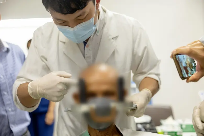 ศูนย์ภาพวินิจฉัยและร่วมรักษาเพื่อปวงชน เปิดตัวเทคโนโลยี "MRIHIFU" รักษาผู้ป่วยโรค "Essential Tremor" โรคสั่นโดยไม่ทราบสาเหตุรายแรก