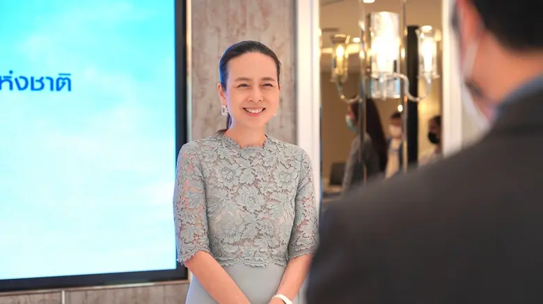 นางนวลพรรณ ล่ำซำ ประธานกรรมการมูลนิธิมาดา...