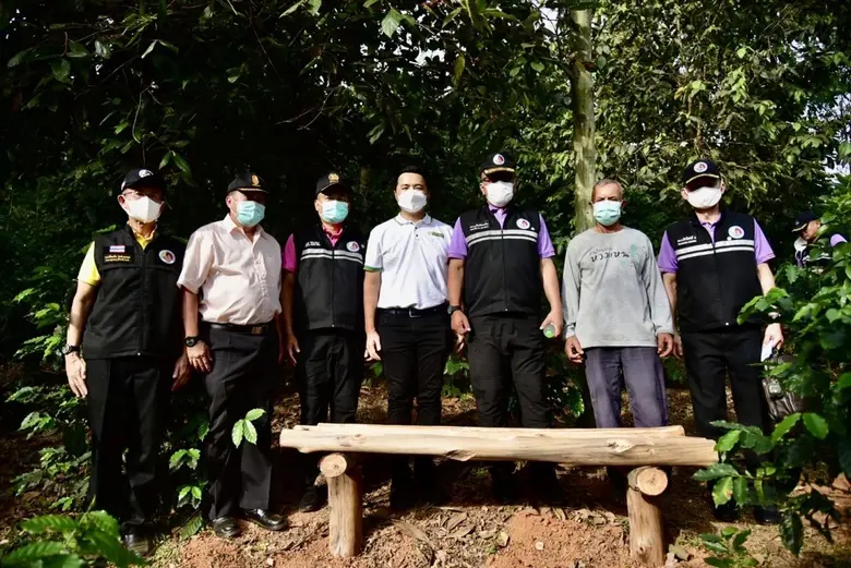 พลเอกสันติพงศ์ ธรรมปิยะ เสธาธิการ ทหารบก ...