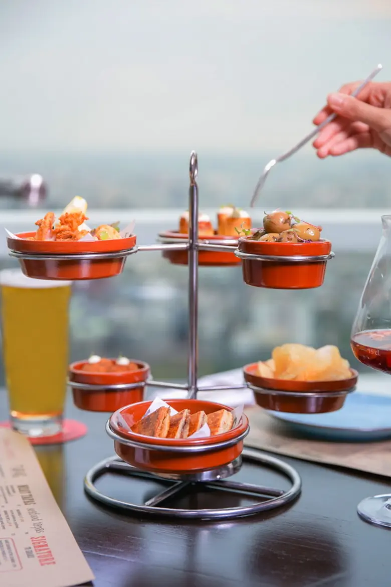 ห้องอาหารอูโนมาส โรงแรมเซ็นทาราแกรนด์ฯ เซ...