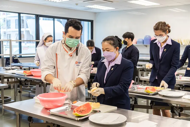 "ร่วมเป็นหนึ่งเดียว เพิ่มความเชี่ยวชาญด้านการศึกษา"